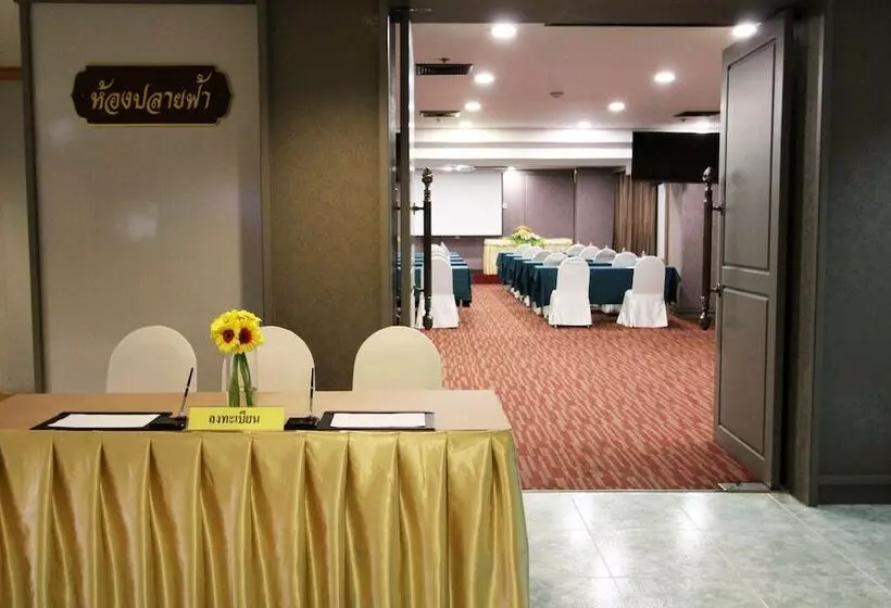 ホテル Grand Tower Inn Rama 6 Sha Extra Plus