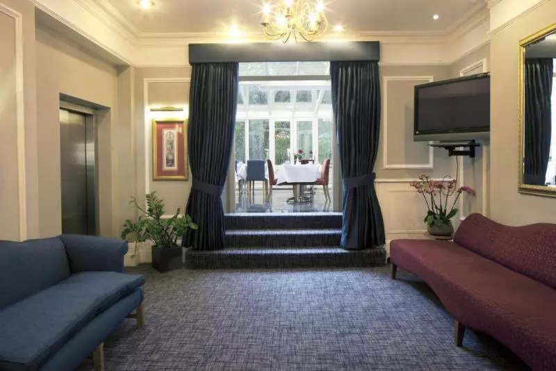 בית מלון כפרי Grange Buckingham