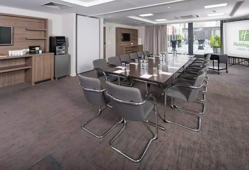 ホテル Holiday Inn London West, An Ihg