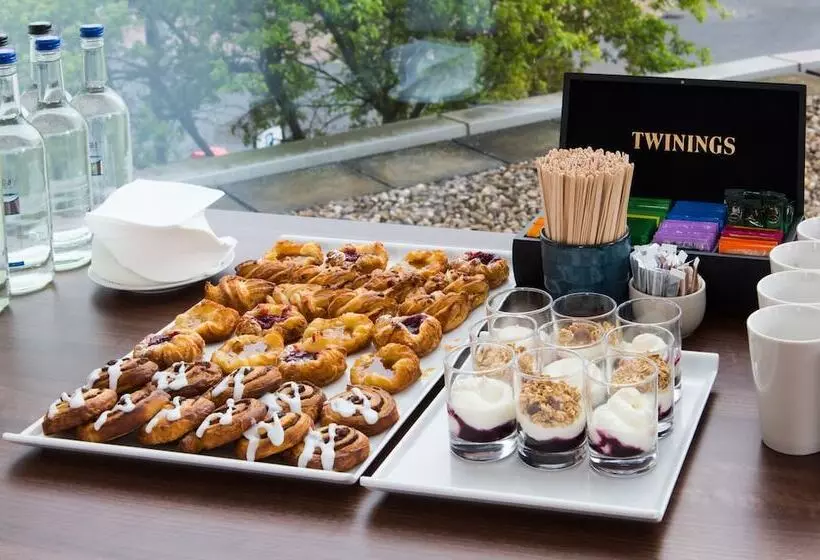 ホテル Holiday Inn London West, An Ihg