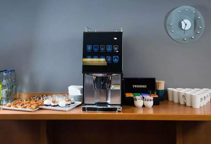ホテル Holiday Inn London West, An Ihg