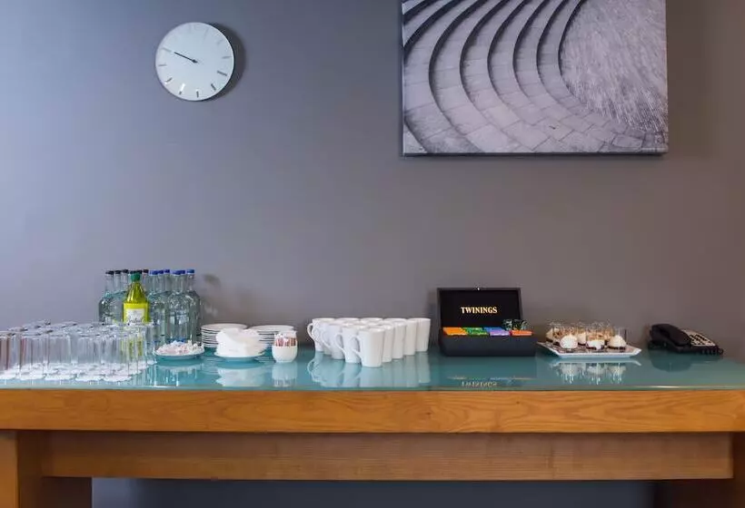 ホテル Holiday Inn London West, An Ihg