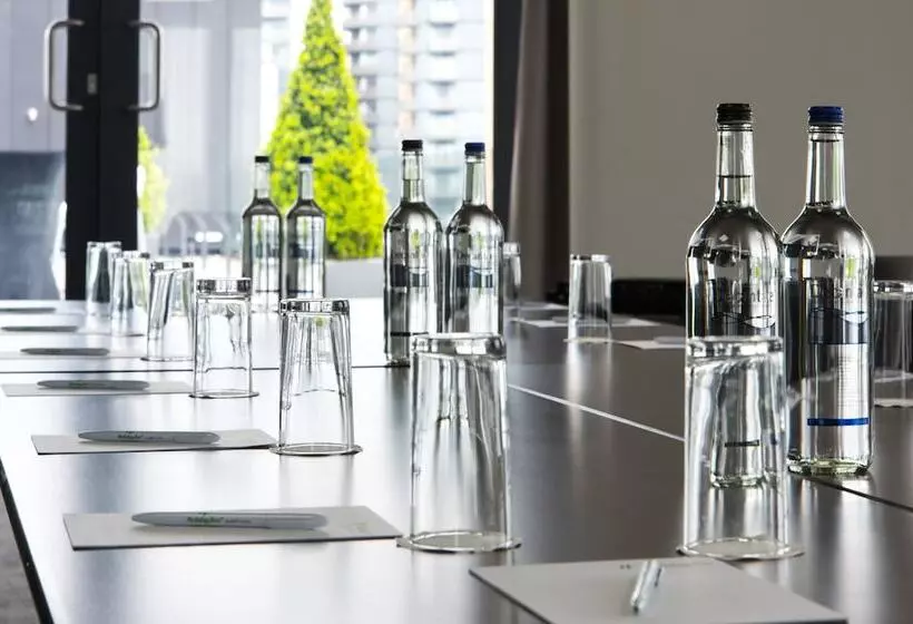 ホテル Holiday Inn London West, An Ihg