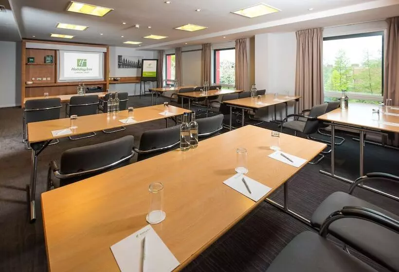 ホテル Holiday Inn London West, An Ihg