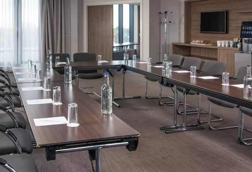 ホテル Holiday Inn London West, An Ihg