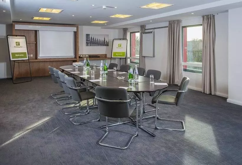 ホテル Holiday Inn London West, An Ihg