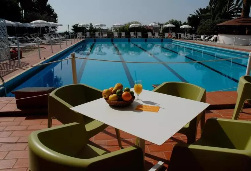 هتل La Locanda Azzurra