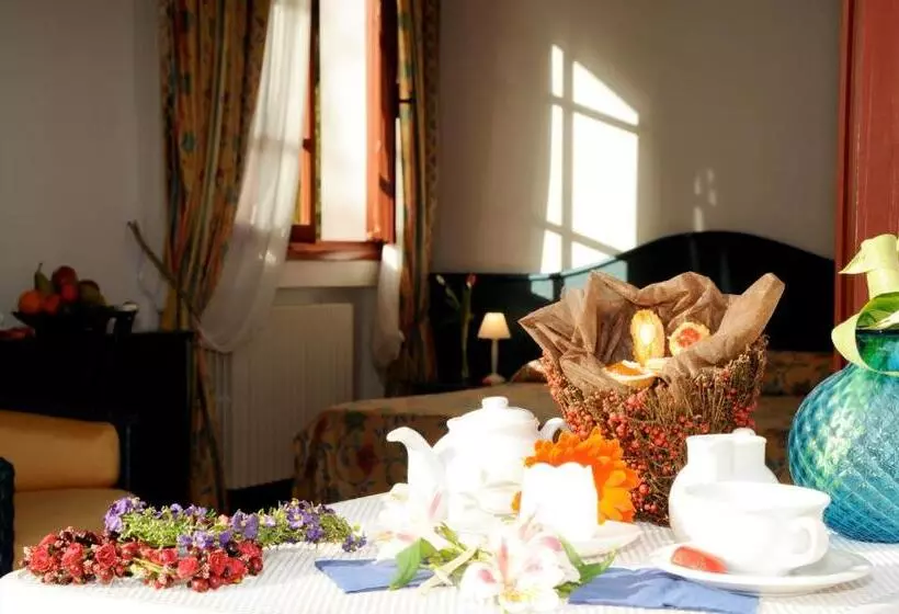 هتل La Locanda Azzurra