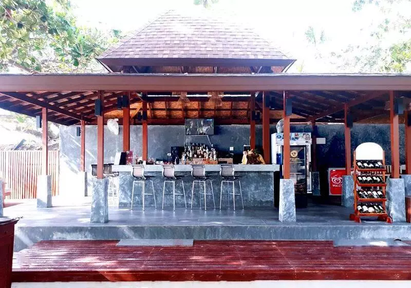 Отель Lanta Sand Resort & Spa