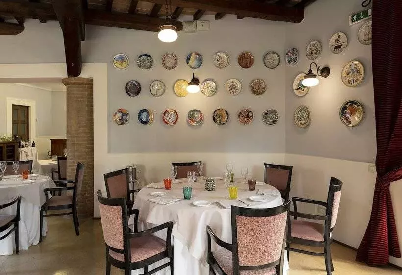 Отель Posta Donini 1579  Una Esperienze