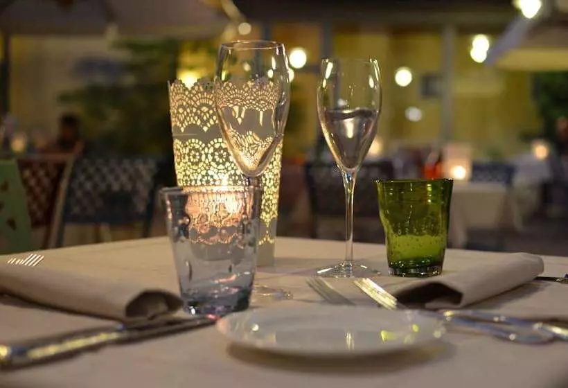 Отель Posta Donini 1579  Una Esperienze