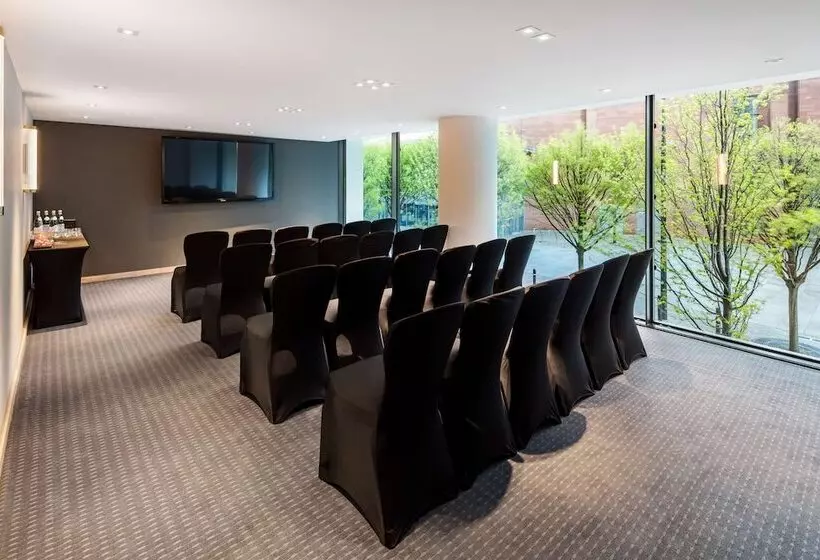 Отель The Edwardian Manchester A Radisson Collection