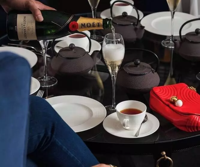 Отель The Edwardian Manchester A Radisson Collection