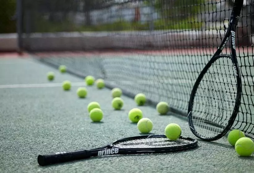 Santorini Kastelli Resort