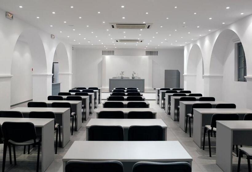 Santorini Kastelli Resort