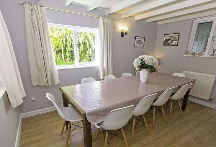 Perrymans Georgeham 3 Bed / Sleeps 6