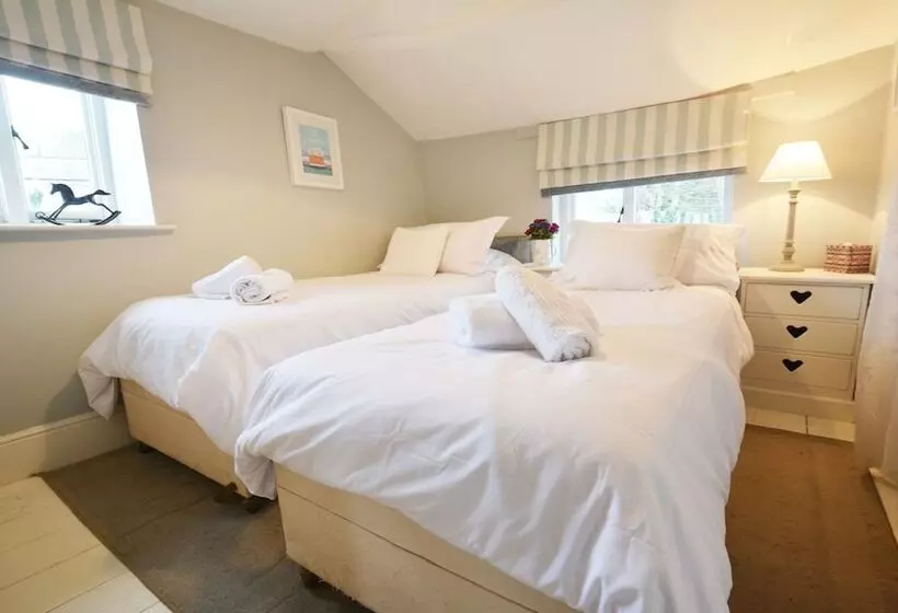Perrymans Georgeham 3 Bed / Sleeps 6