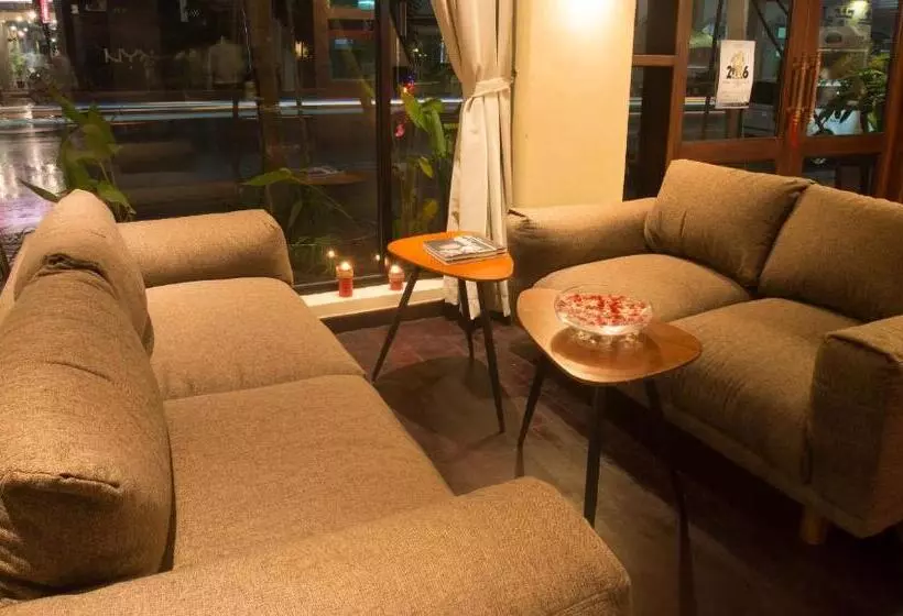 Almond Hotel Bassac River