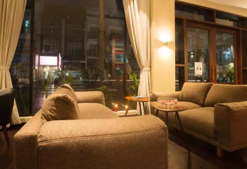 Almond Hotel Bassac River