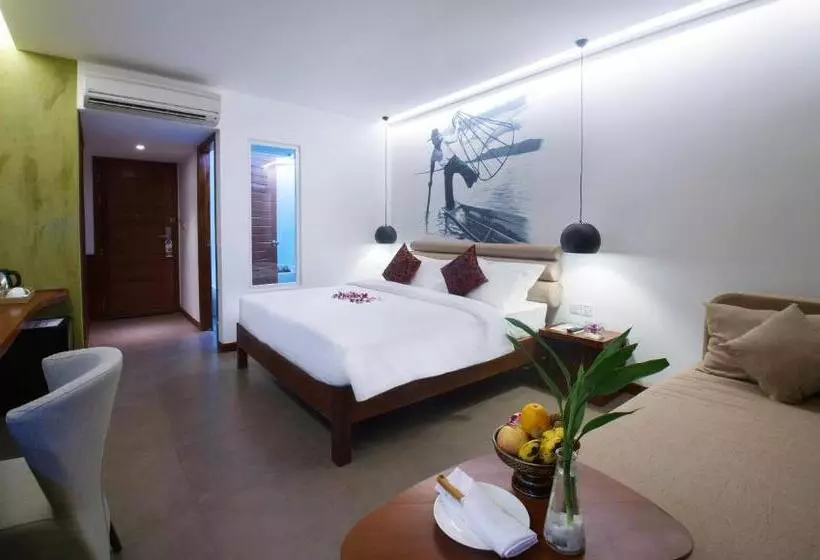 Almond Hotel Bassac River