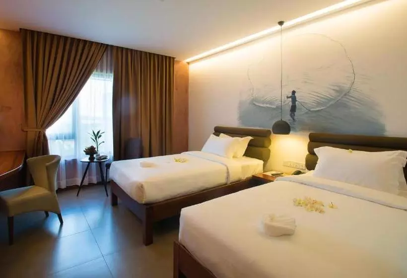 Almond Hotel Bassac River