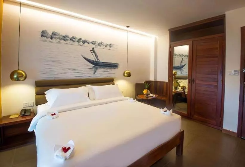 Almond Hotel Bassac River