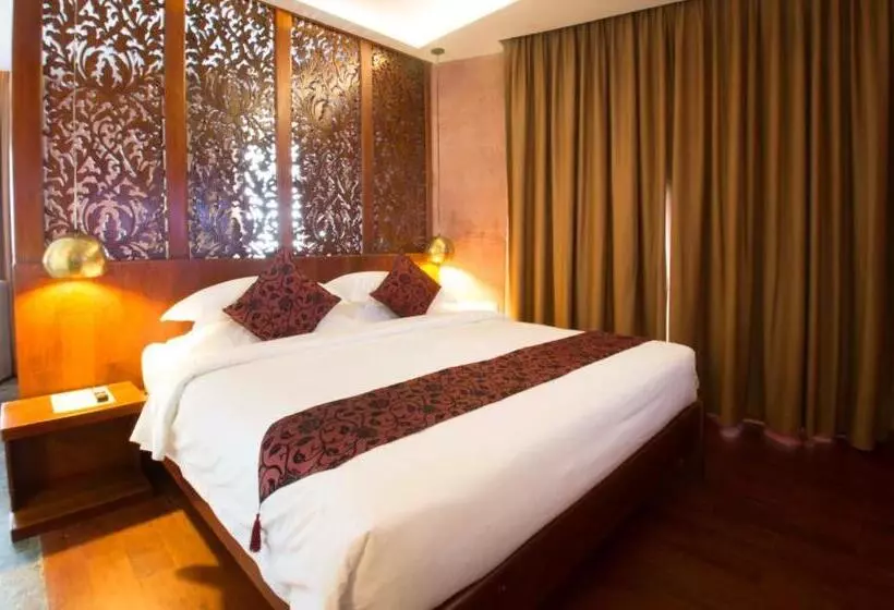 Almond Hotel Bassac River