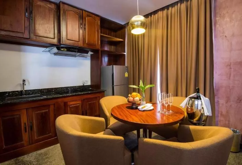 Almond Hotel Bassac River