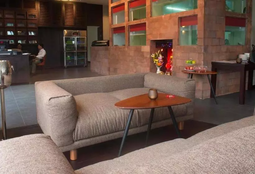 Almond Hotel Bassac River