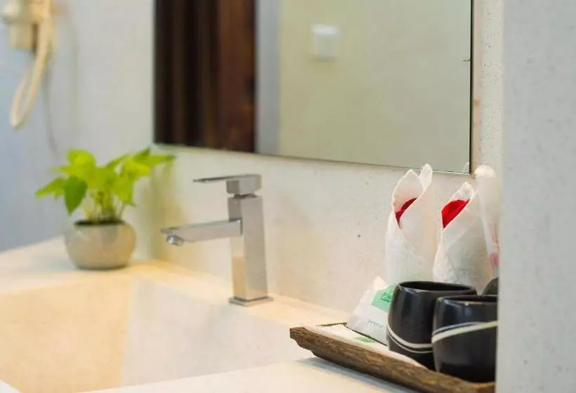 Almond Hotel Bassac River