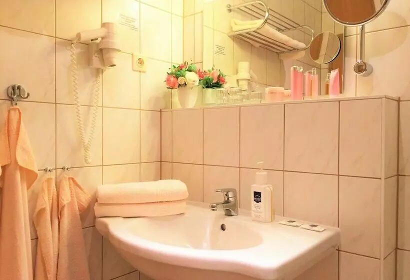 Hotelli Landhaus Müritzgarten