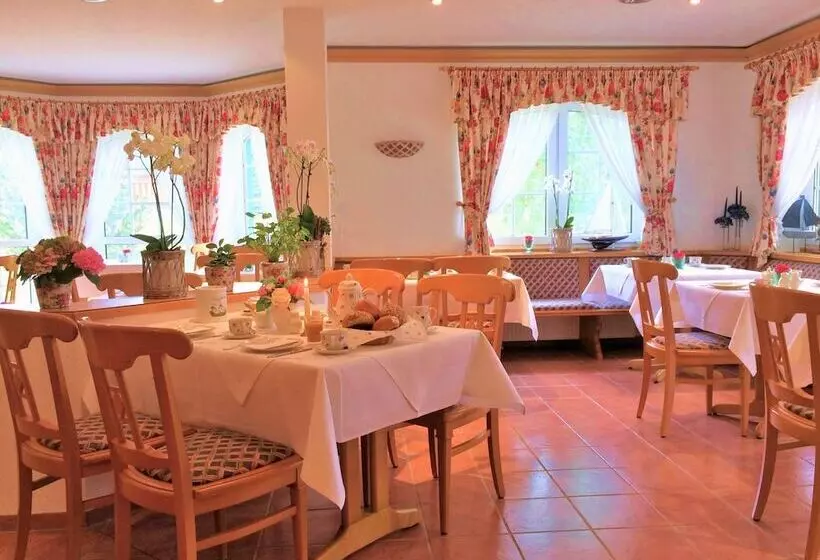 Hotelli Landhaus Müritzgarten