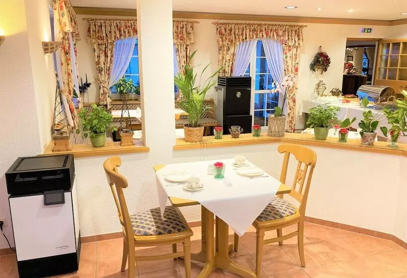 Hotelli Landhaus Müritzgarten