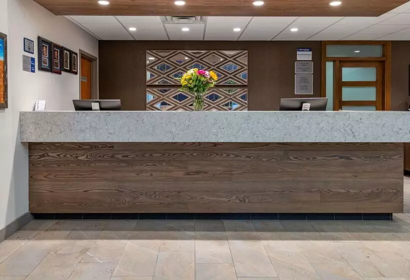 ホテル Best Western Plus Pembina Inn & Suites