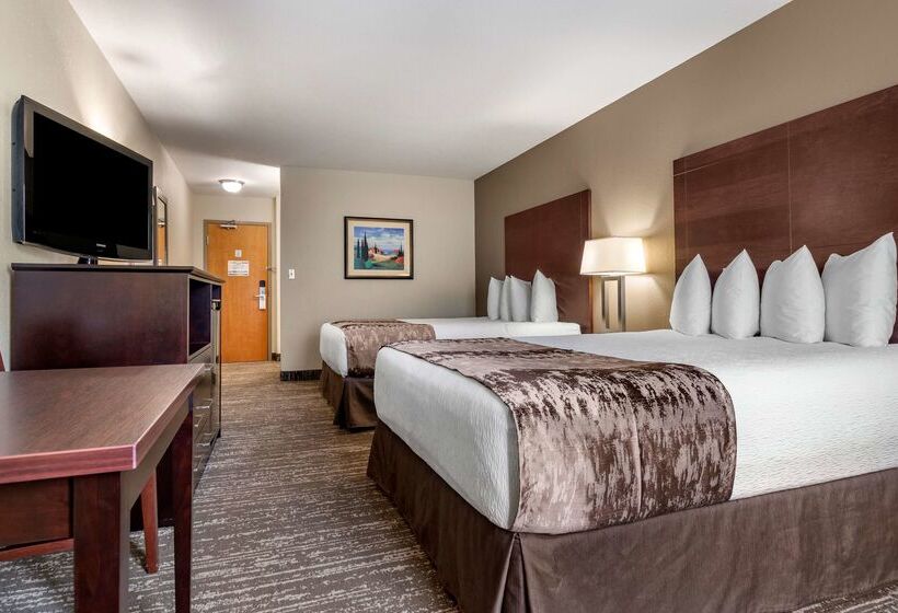 هتل Best Western Plus Pembina Inn & Suites