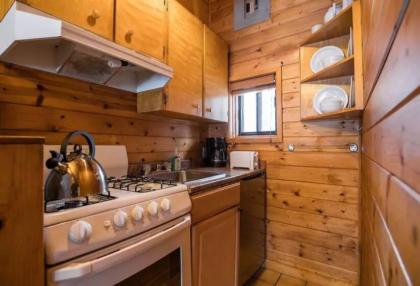 Hotel Castle Mountain Chalets