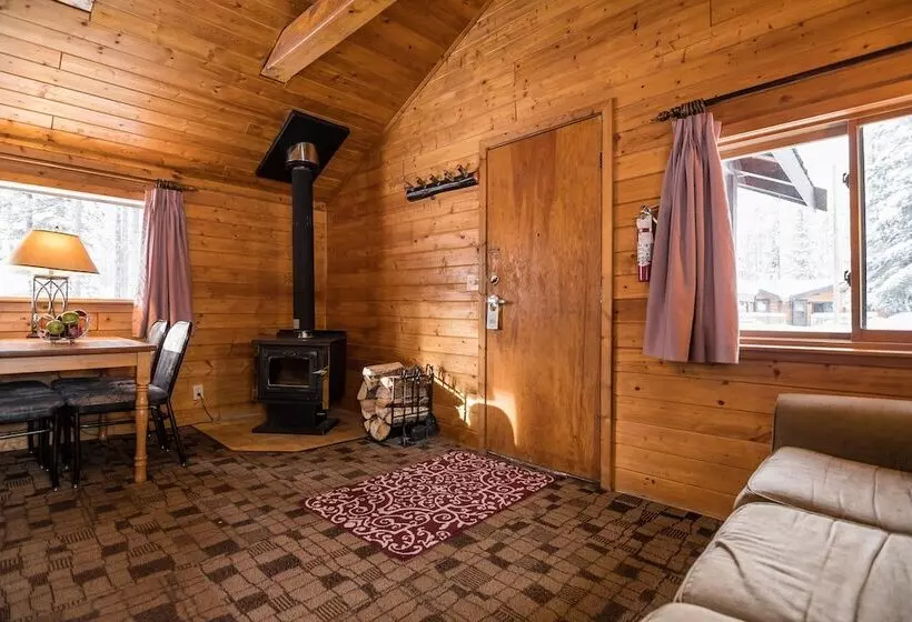 Hotel Castle Mountain Chalets