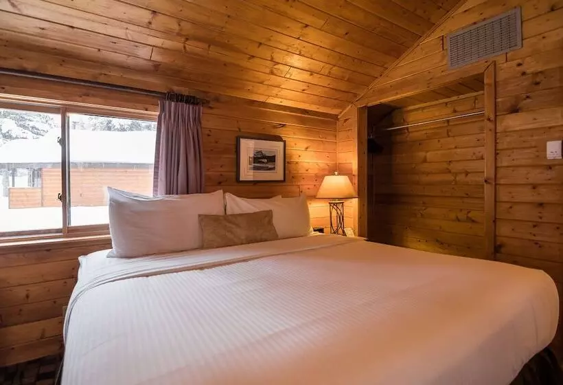 Hotel Castle Mountain Chalets