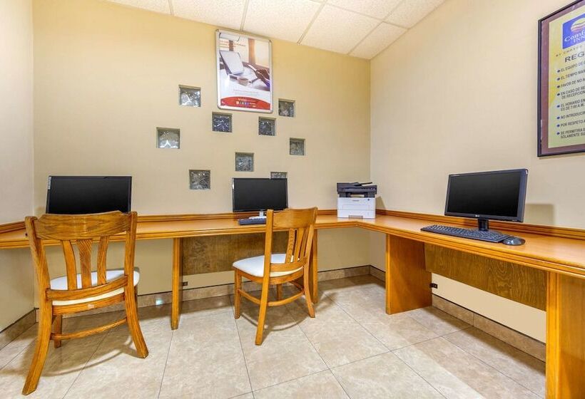 هتل Comfort Inn Monclova