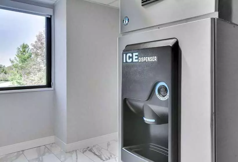 هتل Embassy Suites Louisville East