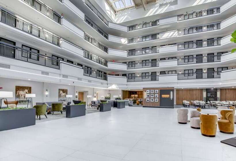 فندق Embassy Suites Louisville East