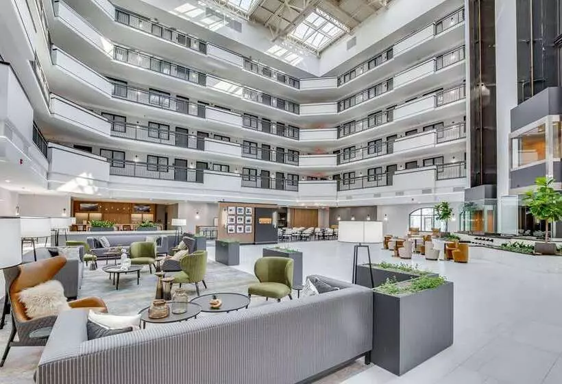 هتل Embassy Suites Louisville East