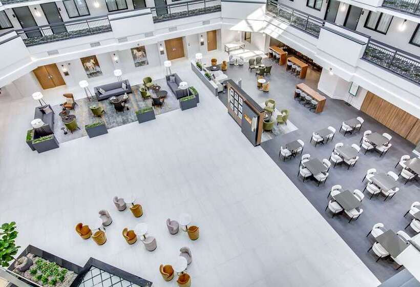 فندق Embassy Suites Louisville East