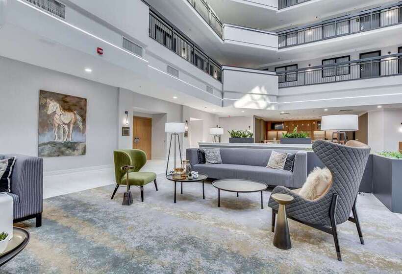 فندق Embassy Suites Louisville East