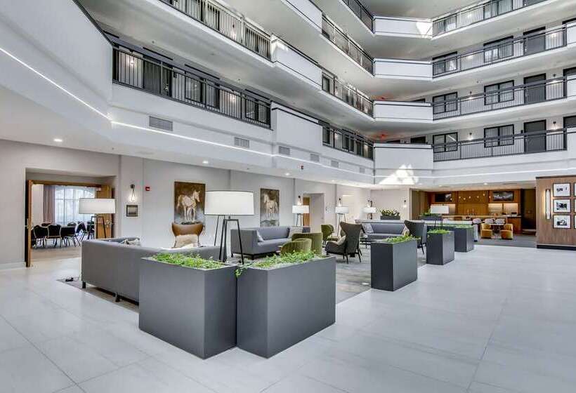 فندق Embassy Suites Louisville East