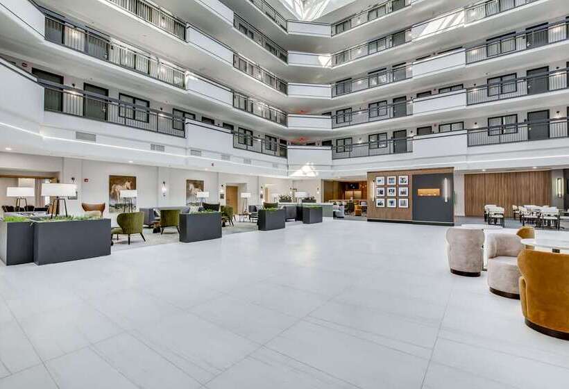 فندق Embassy Suites Louisville East