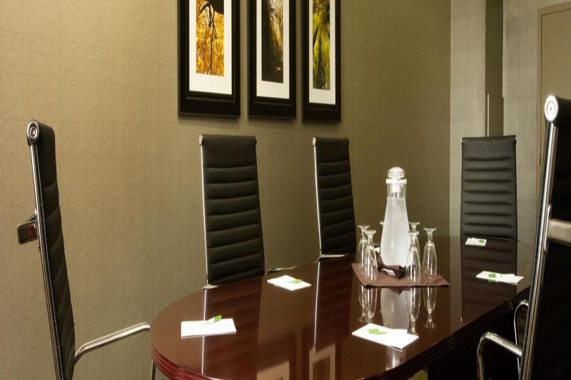 Hotel Holiday Inn & Suites Mississauga West Meadowvale, An Ihg