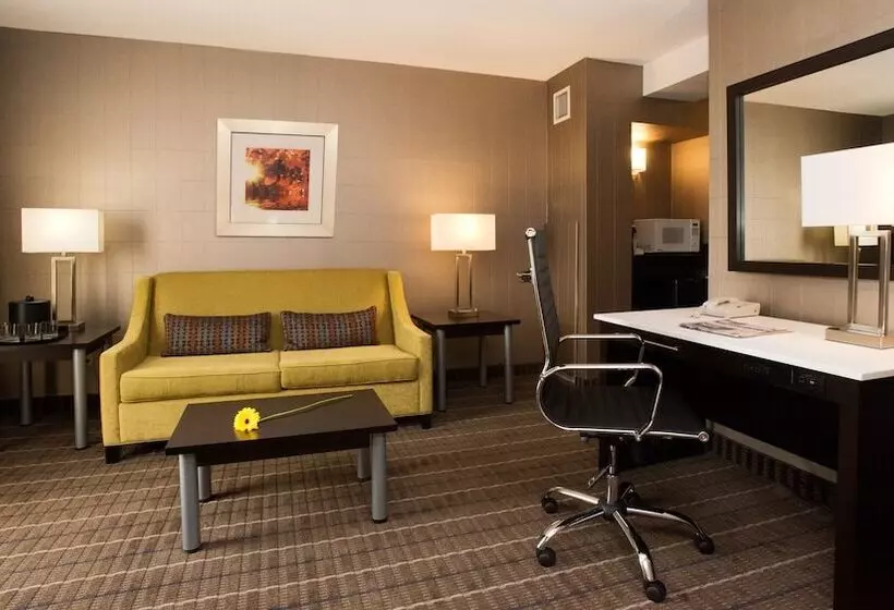 فندق Holiday Inn & Suites Mississauga West   Meadowvale, An Ihg