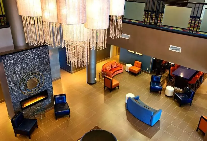 فندق Holiday Inn & Suites Mississauga West   Meadowvale, An Ihg