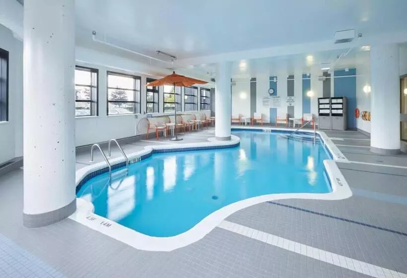 酒店 Holiday Inn & Suites Ottawa Kanata, An Ihg